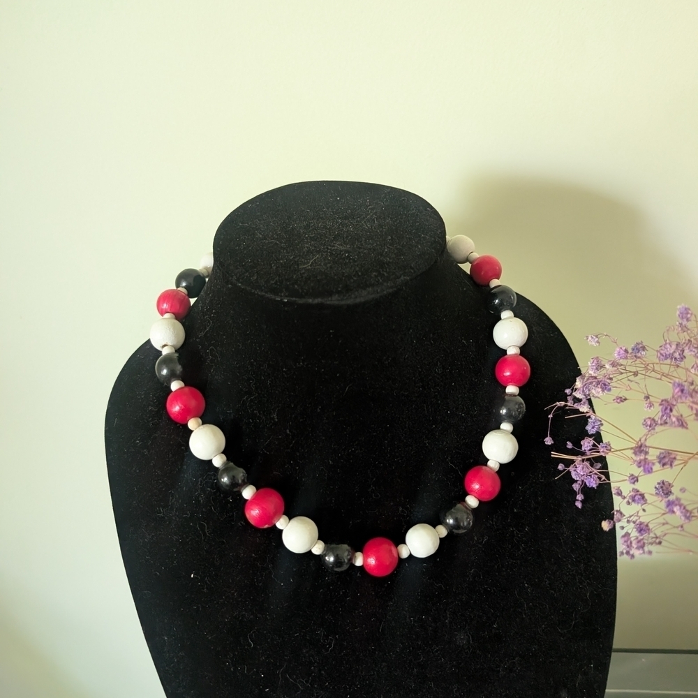 Elegant Beaded Necklace - Red, White, and Black